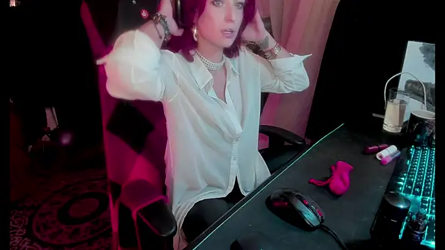 astarrot online show from October 28, 2025, 7:16 pm