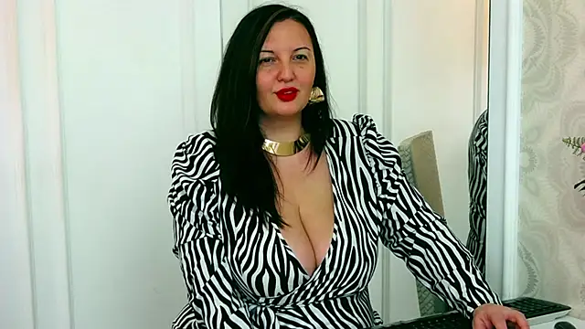 JudithCombs online show from January 6, 2025, 6:36 am