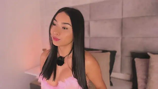 mia crawford online show from February 17, 2026, 12:01 pm