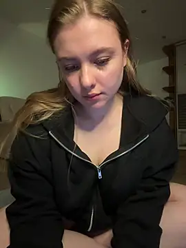 freiiaflower online show from April 15, 2026, 6:26 pm