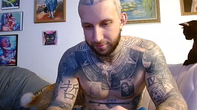 bobbybacala91 online show from October 3, 2025, 7:49 am