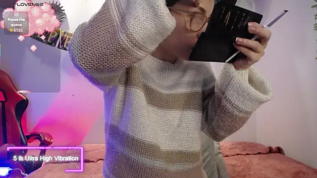 Katy Van online show from October 25, 2025, 8:58 pm