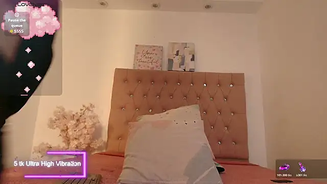 Katy Van online show from November 26, 2025, 4:13 am