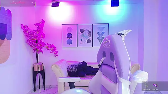 Isa reel online show from October 28, 2025, 7:49 pm