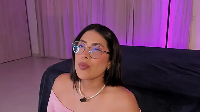 tina olsen07 online show from February 22, 2026, 8:07 pm