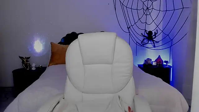 emilydolshe2 online show from October 30, 2025, 2:40 pm