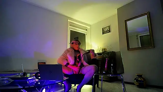 CharlotteVixxens online show from November 12, 2025, 12:00 am