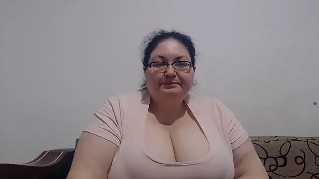 Nykyxo online show from April 14, 2026, 11:55 pm