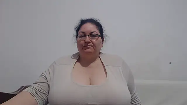 Nykyxo online show from May 3, 2026, 8:53 am