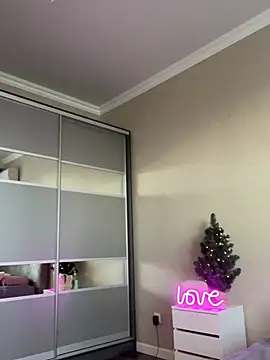 JessIsLove online show from January 5, 2025, 5:41 am