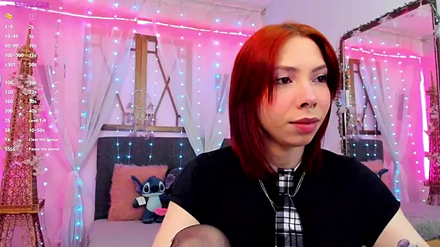 Snapshot of laura_olssen chatting on October 8, 2025, 12:36 pm laura olssen online show from October 8, 2025, 12:36 pm
