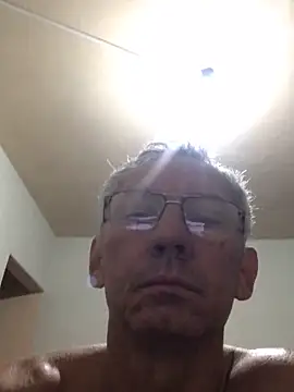 Snapshot of eleno1542 chatting on October 28, 2025, 7:56 am eleno1542 online show from October 28, 2025, 7:56 am