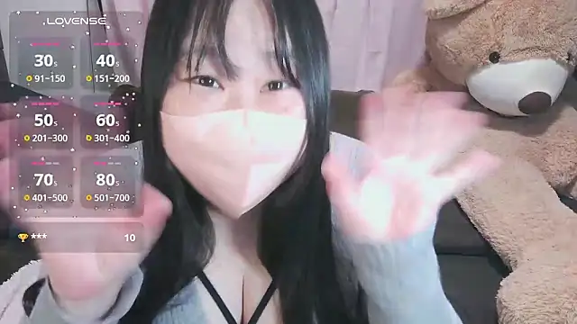 yuinyan3150 online show from May 14, 2026, 6:37 pm