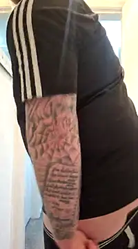 iang6348 online show from February 26, 2025, 11:04 pm