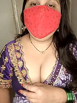 Snapshot of Love-priya chatting on December 17, 2024, 7:29 am Love-priya online show from December 17, 2024, 7:29 am
