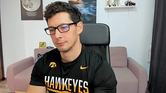 BrutusK08 online show from November 18, 2025, 5:34 am