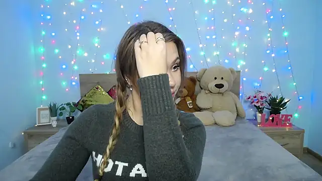 StacyYellig online show from January 25, 2025, 11:11 pm