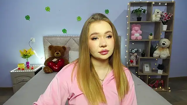 StacyYellig online show from March 15, 2025, 8:32 pm