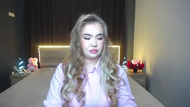 StacyYellig online show from February 12, 2026, 8:59 pm