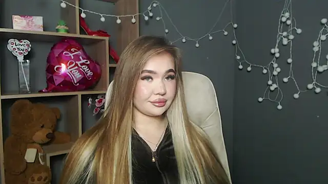 StacyYellig online show from February 15, 2026, 9:00 pm