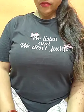 CUTE SOPHIA- online show from April 14, 2026, 1:11 am