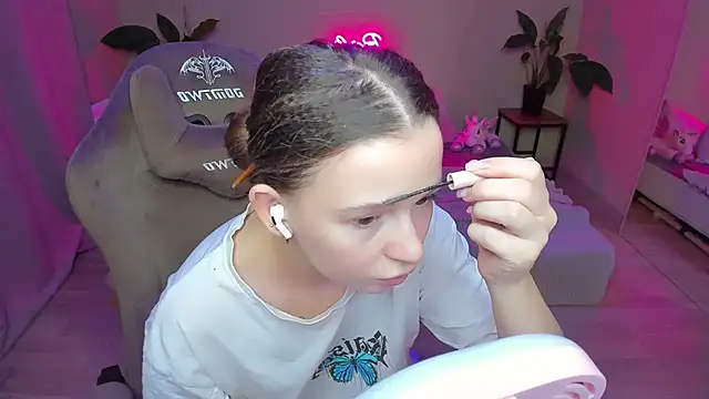 HelloRoxy online show from December 11, 2024, 6:09 pm