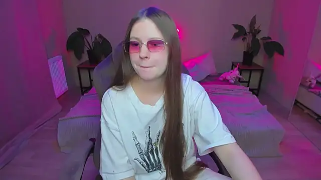 HelloRoxy online show from December 17, 2024, 12:23 am