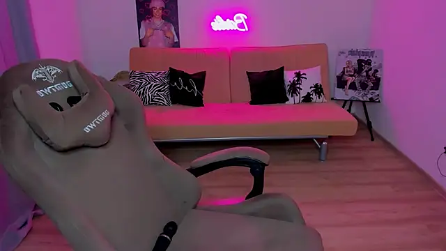 HelloRoxy online show from October 25, 2025, 8:03 pm