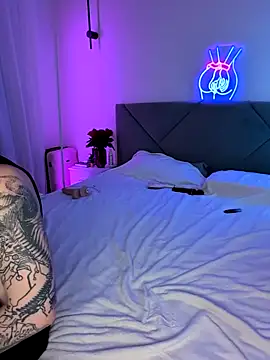 Snapshot of GroteskJane chatting on February 18, 2025, 8:36 pm GroteskJane online show from February 18, 2025, 8:36 pm