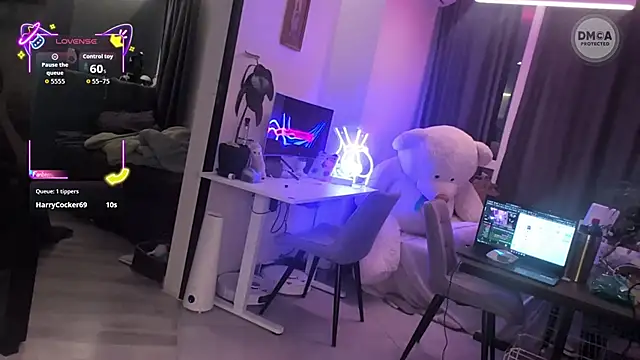 GroteskJane online show from February 23, 2026, 8:17 pm