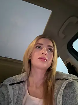 Snapshot of EvieEvans chatting on December 29, 2024, 3:46 pm EvieEvans online show from December 29, 2024, 3:46 pm