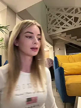 Snapshot of EvieEvans chatting on January 14, 2025, 7:21 pm EvieEvans online show from January 14, 2025, 7:21 pm