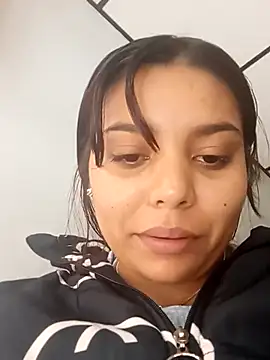 stefanie010 online show from December 7, 2024, 7:32 pm