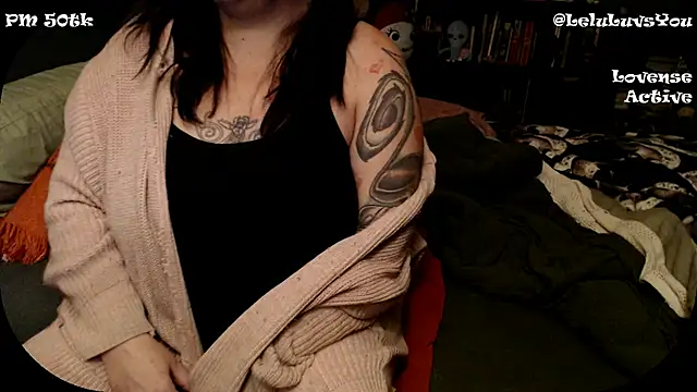 Snapshot of LeluLuvsYou chatting on December 13, 2024, 8:51 am LeluLuvsYou online show from December 13, 2024, 8:51 am