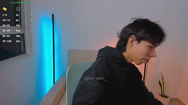 kim lian21 online show from March 19, 2026, 6:39 am