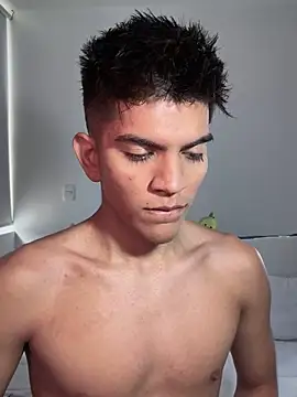 santiago 01 online show from March 2, 2025, 2:10 pm