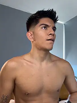 santiago 01 online show from November 7, 2025, 7:47 pm