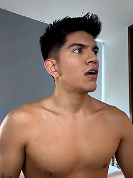 santiago 01 online show from November 14, 2025, 8:18 pm