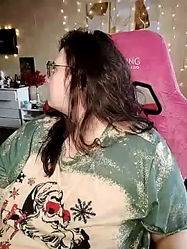 DenisHailey online show from February 3, 2025, 11:42 am