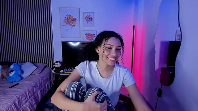 LillyDolls23 online show from February 9, 2025, 1:44 am