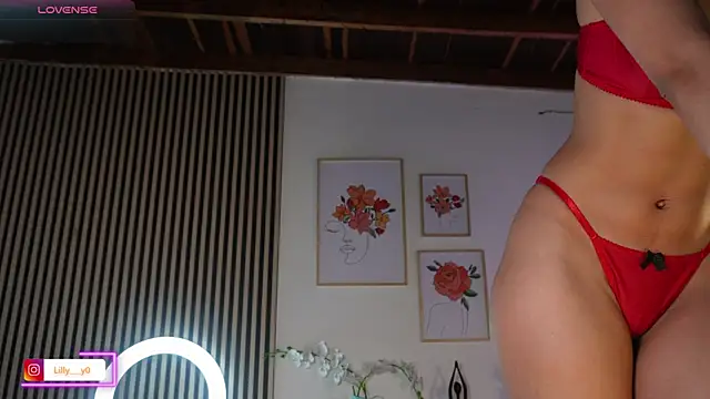 LillyDolls23 online show from April 10, 2026, 1:05 pm