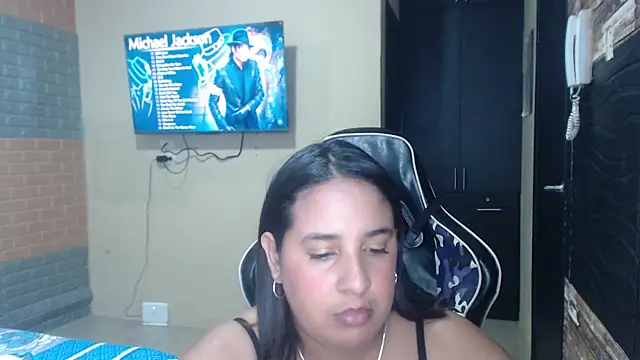 Snapshot of KathyHardcore69 chatting on June 7, 2026, 2:05 am KathyHardcore69 online show from June 7, 2026, 2:05 am