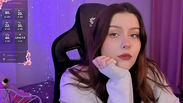 CoralineKeyns online show from March 20, 2025, 8:42 am