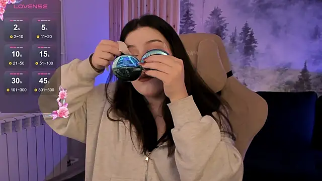 CoralineKeyns online show from September 25, 2025, 5:33 am