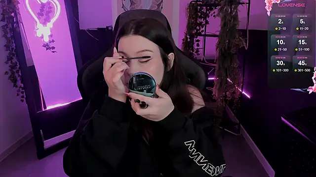 CoralineKeyns online show from September 26, 2025, 5:22 am