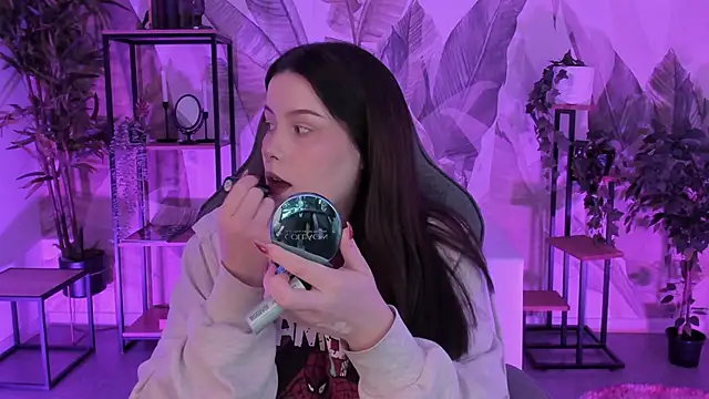 CoralineKeyns online show from October 7, 2025, 5:15 am