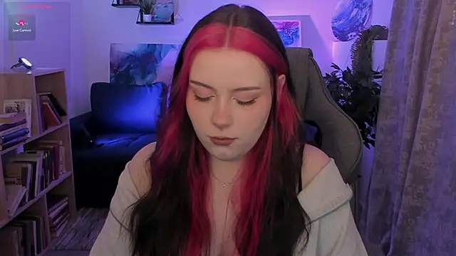 CoralineKeyns online show from March 25, 2026, 5:02 am