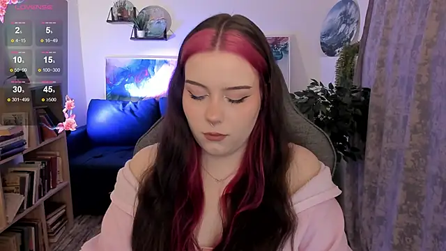 CoralineKeyns online show from April 7, 2026, 5:41 am