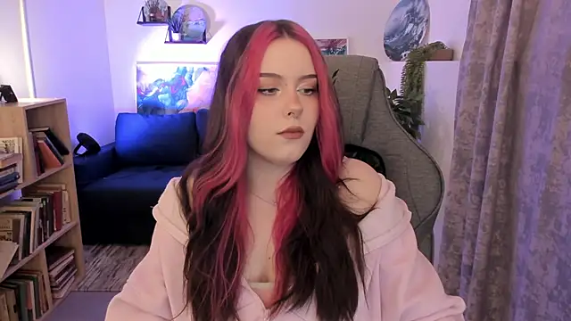 CoralineKeyns online show from April 27, 2026, 5:16 am