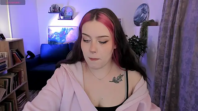 CoralineKeyns online show from April 28, 2026, 1:59 am